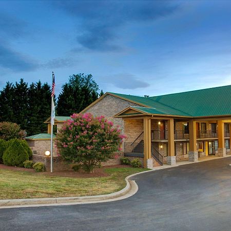 Days Inn Conover/Hickory Εξωτερικό φωτογραφία