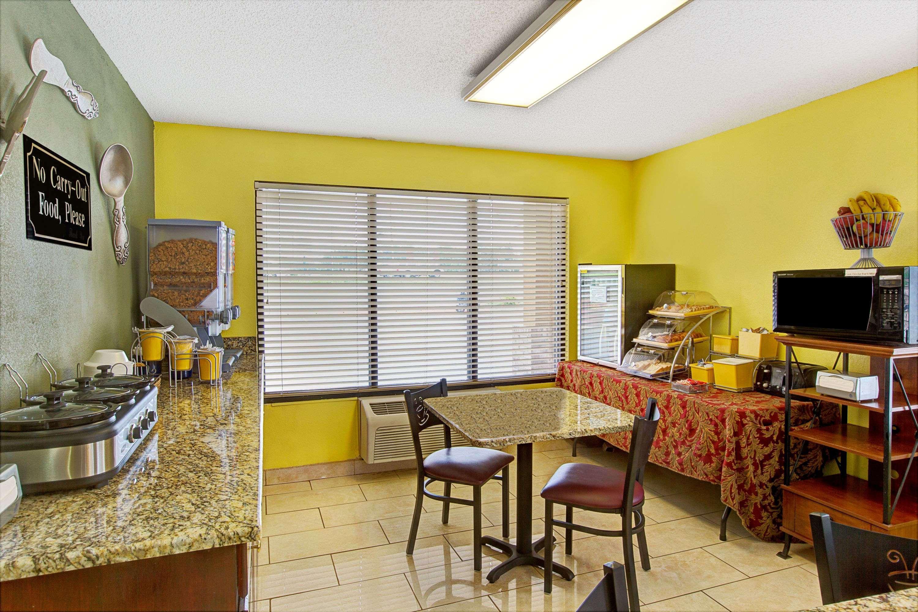 Days Inn Conover/Hickory Εξωτερικό φωτογραφία