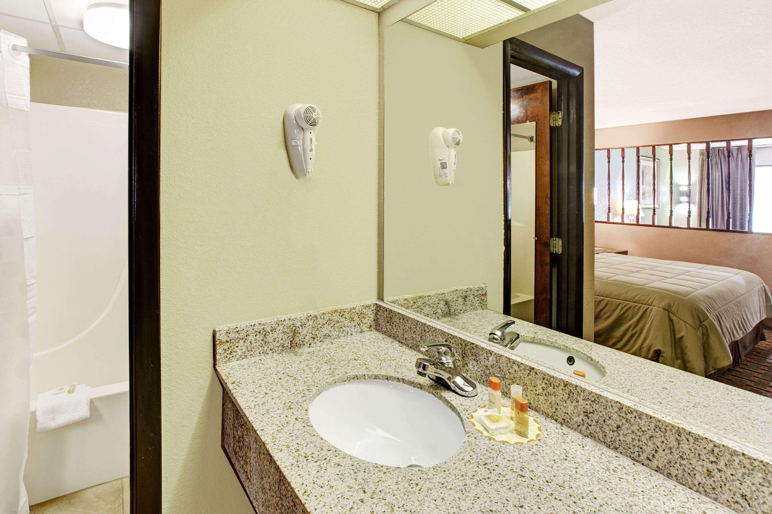Days Inn Conover/Hickory Εξωτερικό φωτογραφία