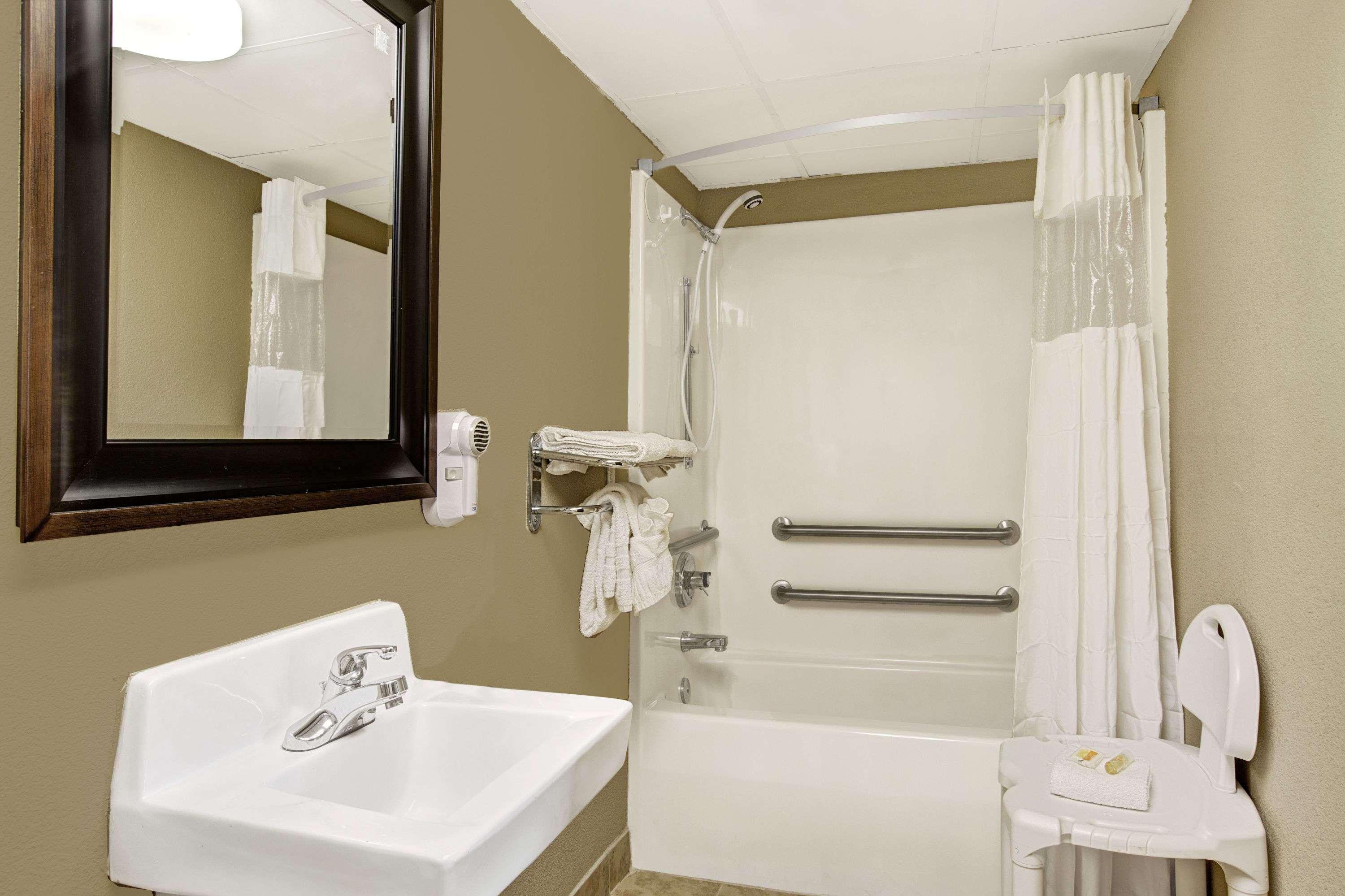 Days Inn Conover/Hickory Εξωτερικό φωτογραφία