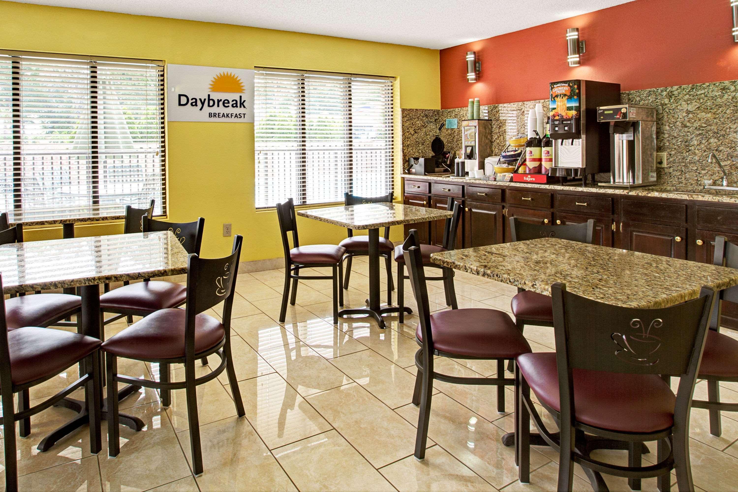 Days Inn Conover/Hickory Εξωτερικό φωτογραφία