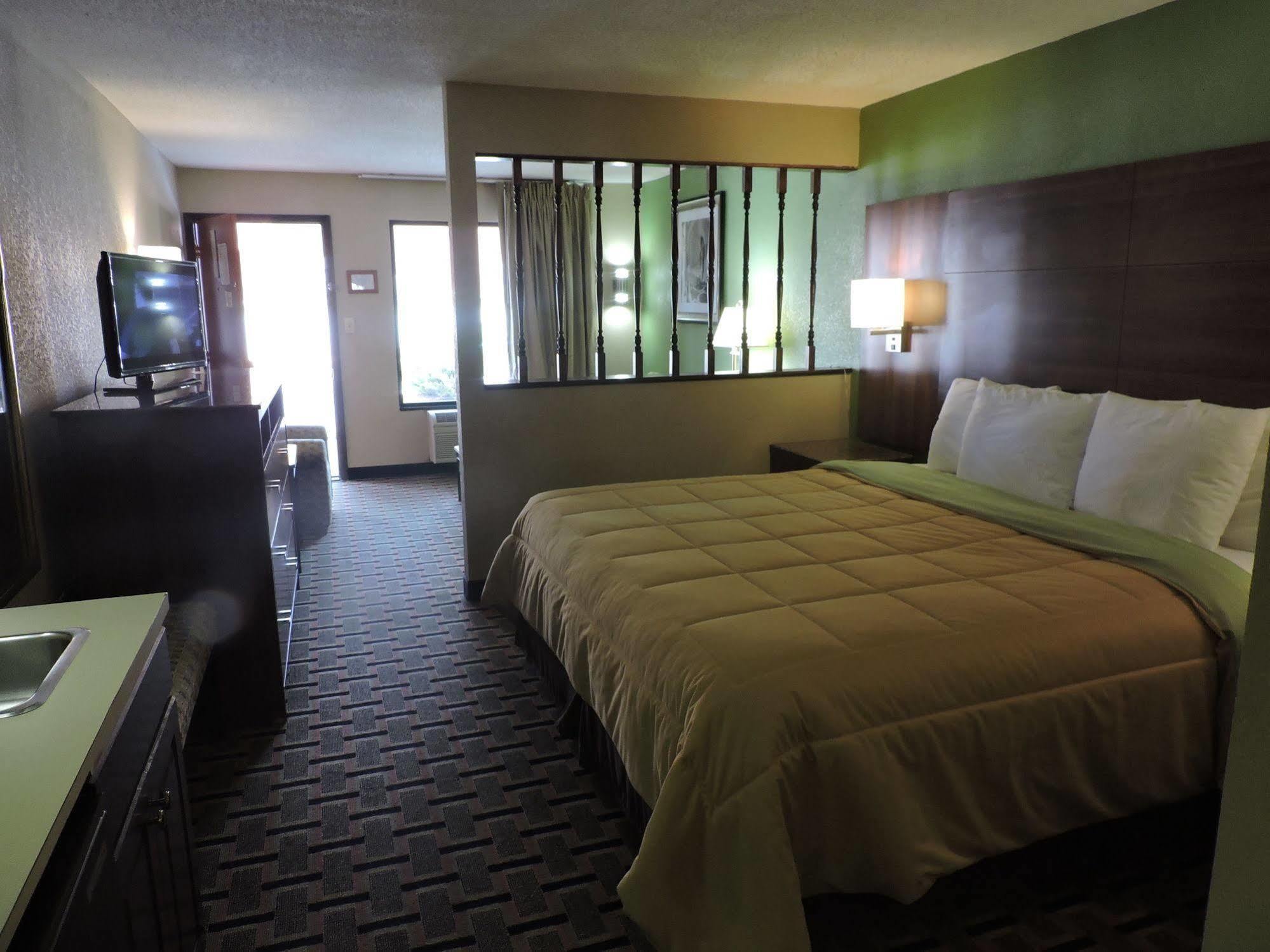 Days Inn Conover/Hickory Εξωτερικό φωτογραφία