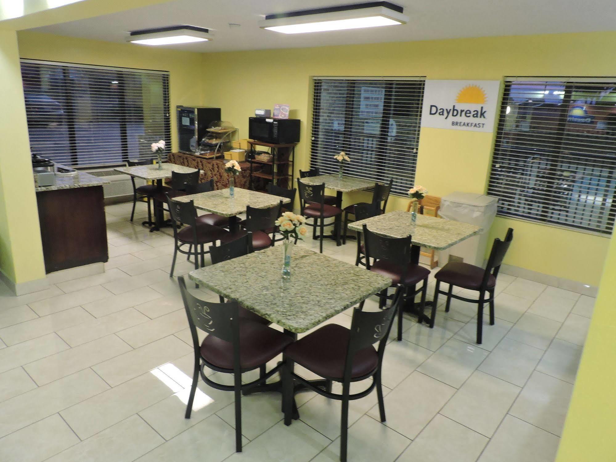 Days Inn Conover/Hickory Εξωτερικό φωτογραφία