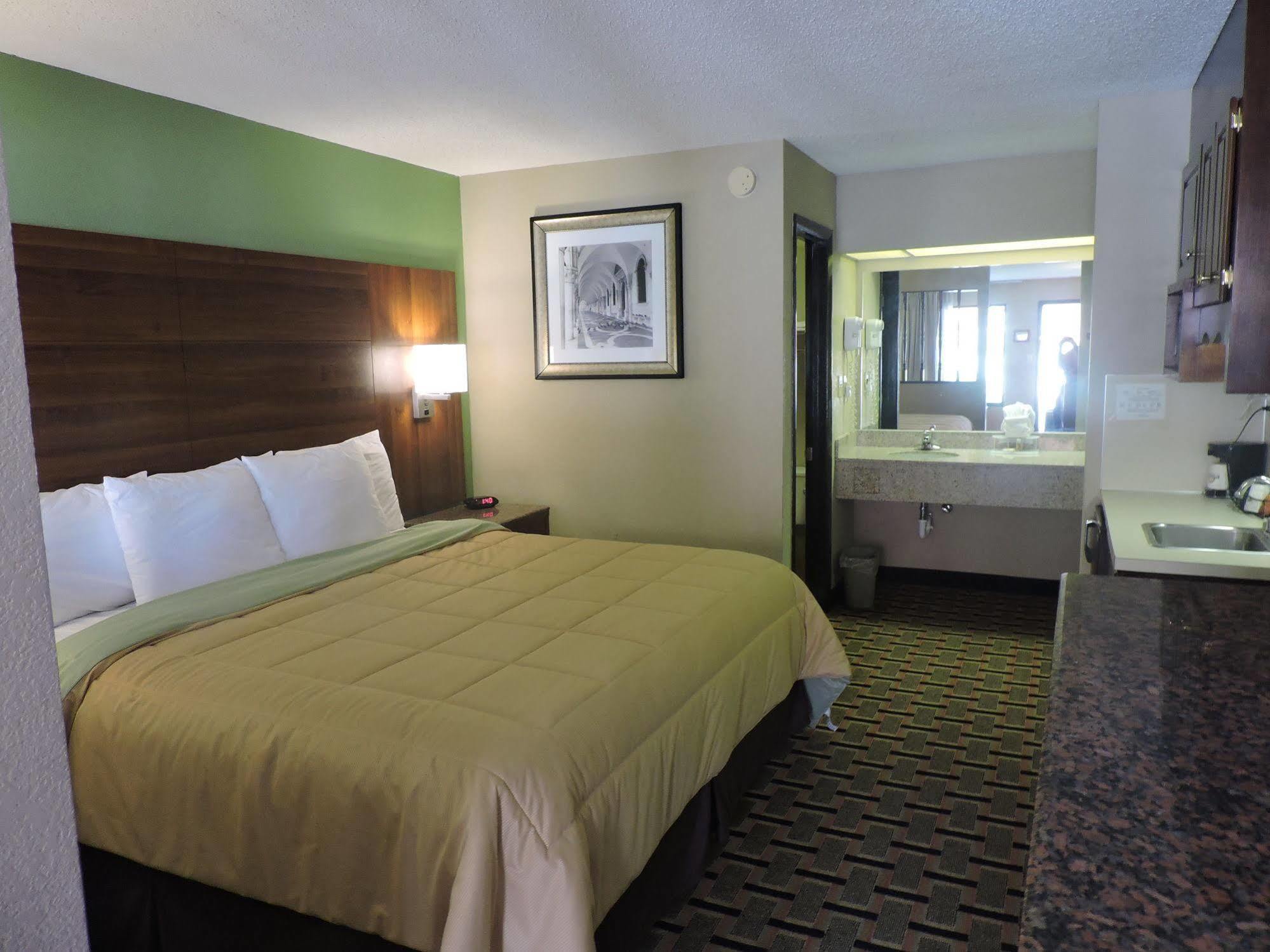 Days Inn Conover/Hickory Εξωτερικό φωτογραφία